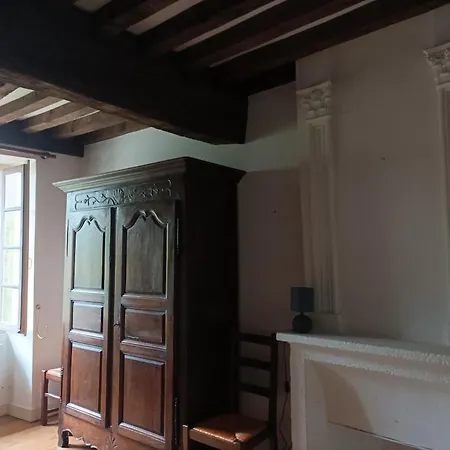 Holiday home Ancien Presbytere Barrais-Bussolles